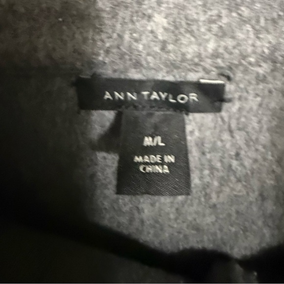 Ann Taylor  Gray Wool Blend Winter Cape Coat – Size M/L, Like New - Picture 2 of 5